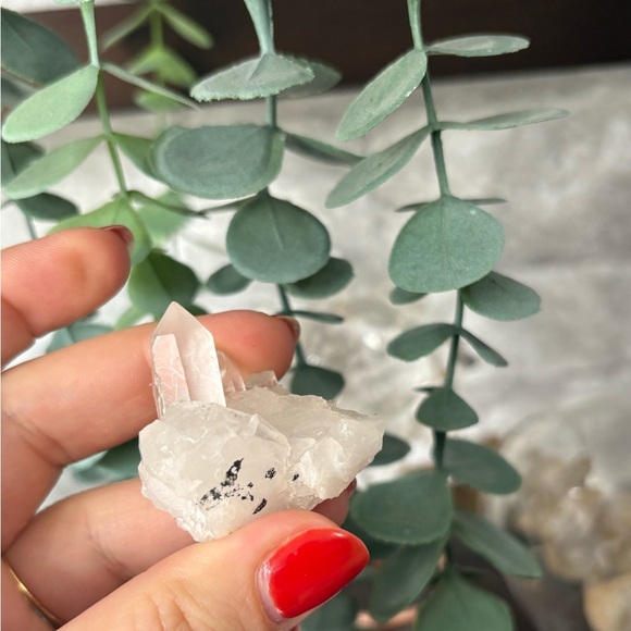 Mini Crystal cluster cute clear quartz cluster great to add to indoor garden - Picture 5 of 5